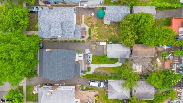 16 Coolidge Ave, Bloomfield Twp., NJ 07003