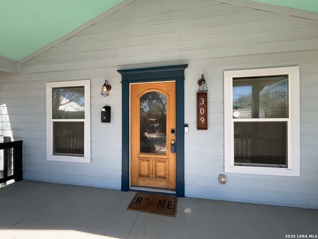 309 Sandmeyer St, San Antonio, TX 78208