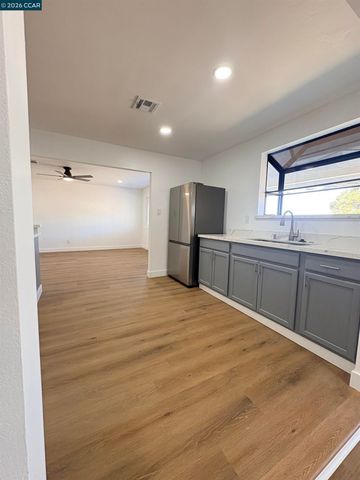 427 Ladera Dr, Vallejo, CA 94591