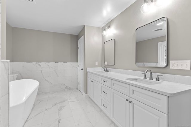 289 Young Street, East Hampton, CT 06424