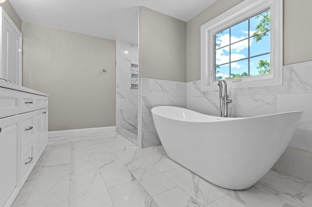 289 Young Street, East Hampton, CT 06424