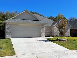 219 Clover Circle, Weatherford, TX 76086