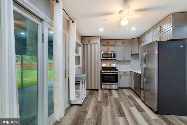 8208 KEELER ST, Alexandria, VA 22309