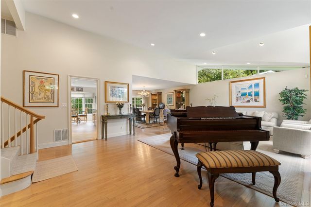 3 Warnke Lane, Scarsdale, NY 10583