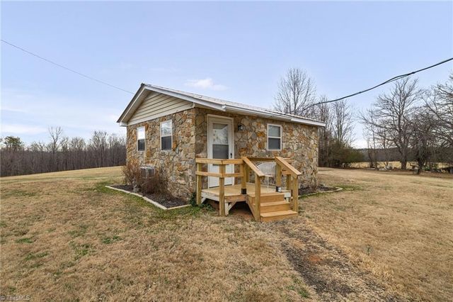 2465 Amostown Road, Sandy Ridge, NC 27046