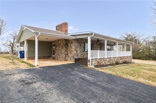 2465 Amostown Road, Sandy Ridge, NC 27046