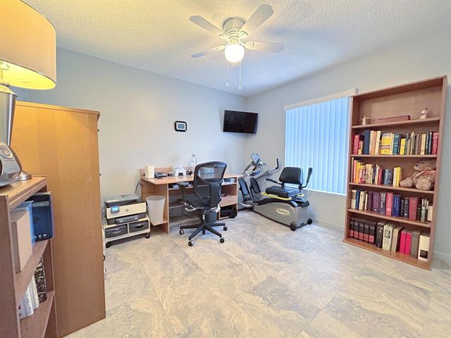 9 CROSSINGS Circle D, Boynton Beach, FL 33435