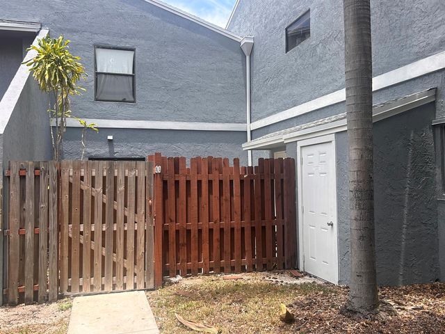 9 CROSSINGS Circle D, Boynton Beach, FL 33435