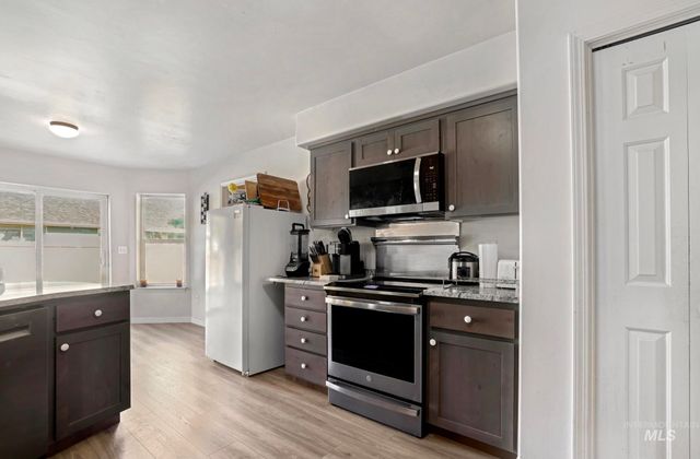 439 Meadowview Ln, Twin Falls, ID 83301