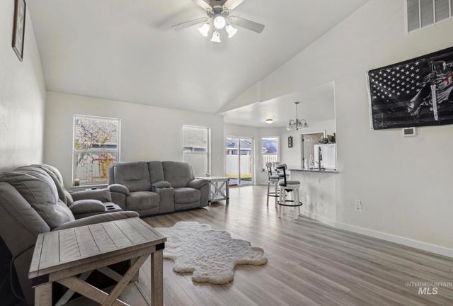 439 Meadowview Ln, Twin Falls, ID 83301