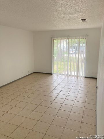 5728 Alnwick, San Antonio, TX 78228