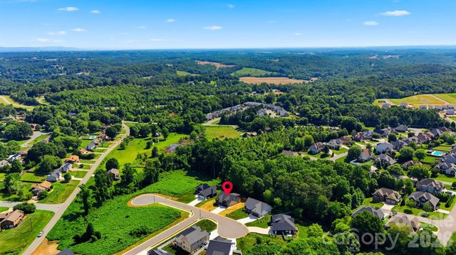 1917 Skyfall Lane, Hickory, NC 28602