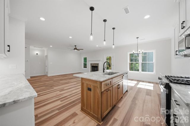 1917 Skyfall Lane, Hickory, NC 28602