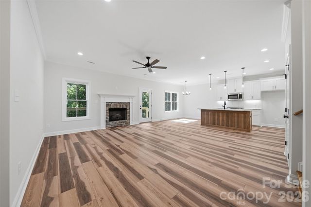 1917 Skyfall Lane, Hickory, NC 28602