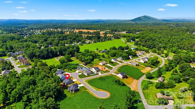 1917 Skyfall Lane, Hickory, NC 28602