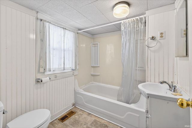 927 W 6th Street, Bloomington, IN 47404