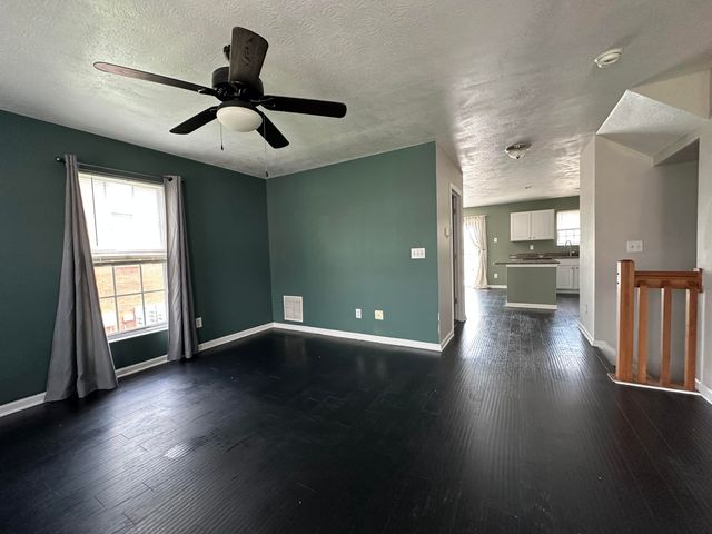 2616 Calgary, Lexington, KY 40509