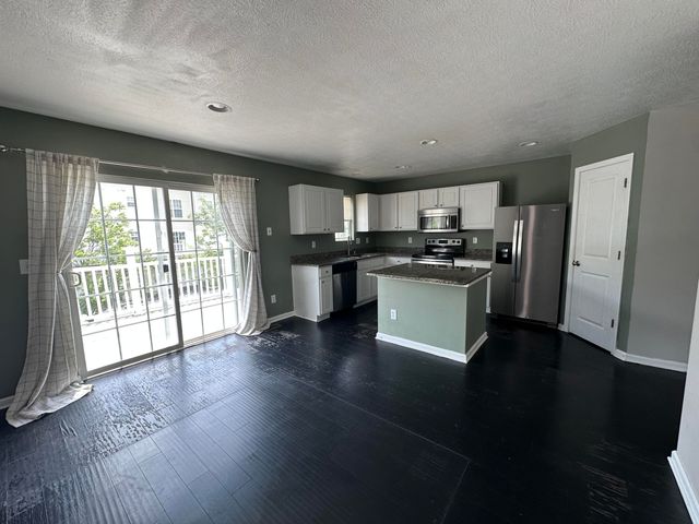 2616 Calgary, Lexington, KY 40509