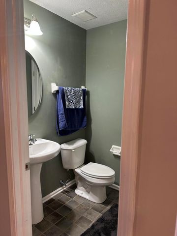 2616 Calgary, Lexington, KY 40509