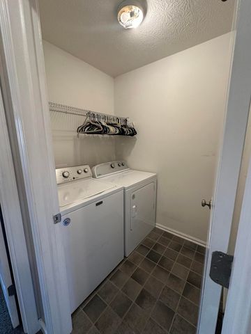 2616 Calgary, Lexington, KY 40509