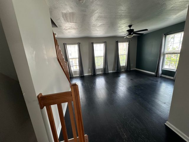 2616 Calgary, Lexington, KY 40509