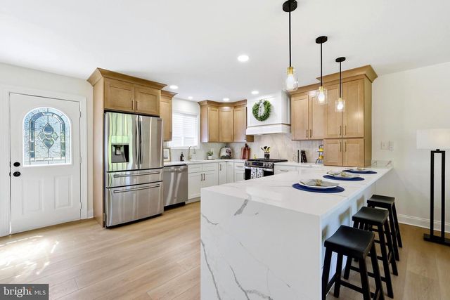 10 WINDY DR, Blackwood, NJ 08012