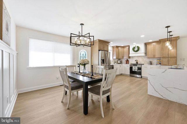 10 WINDY DR, Blackwood, NJ 08012