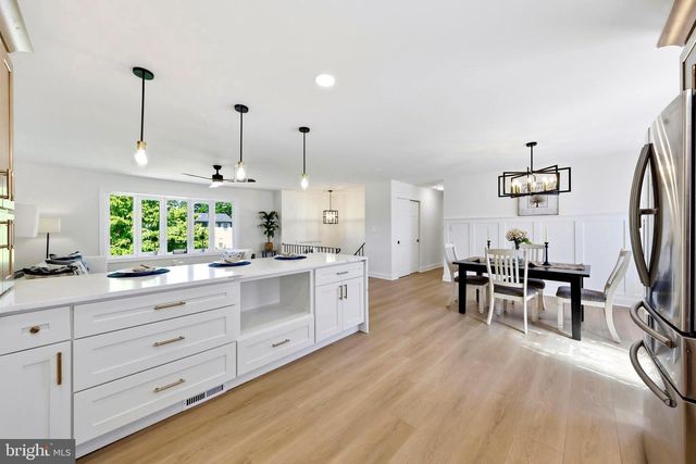 10 WINDY DR, Blackwood, NJ 08012