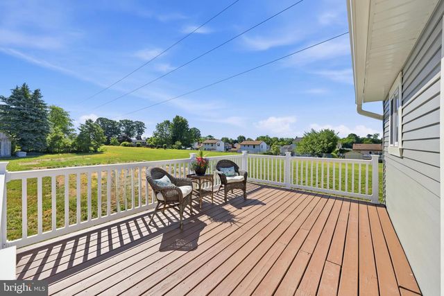 10 WINDY DR, Blackwood, NJ 08012