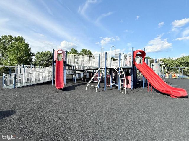10 WINDY DR, Blackwood, NJ 08012