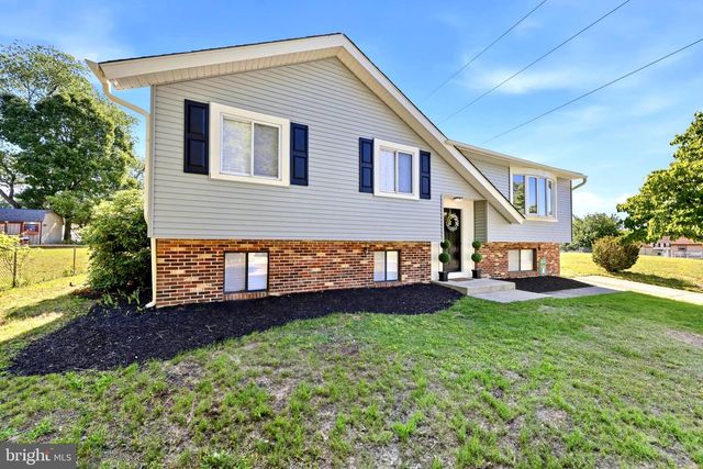10 WINDY DR, Blackwood, NJ 08012