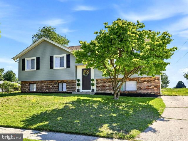 10 WINDY DR, Blackwood, NJ 08012