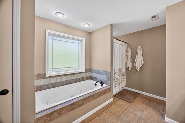 7836 Platinum Cir, Baxter, TN 38544