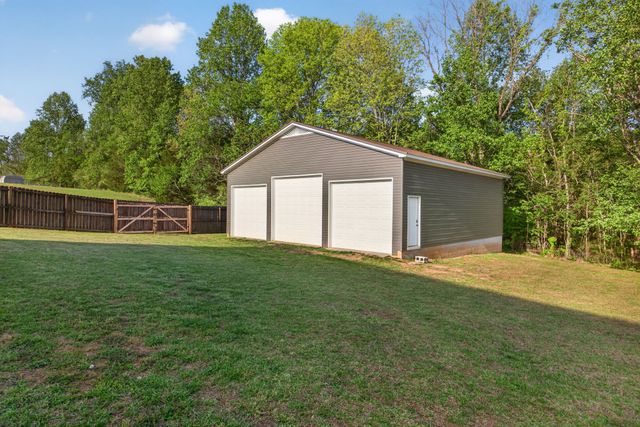 7836 Platinum Cir, Baxter, TN 38544