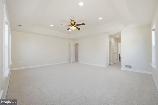 18506 QUANTICO GATEWAY DR, Triangle, VA 22172