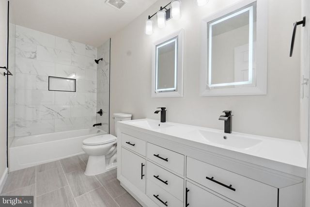 18506 QUANTICO GATEWAY DR, Triangle, VA 22172