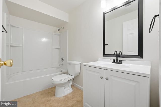18506 QUANTICO GATEWAY DR, Triangle, VA 22172