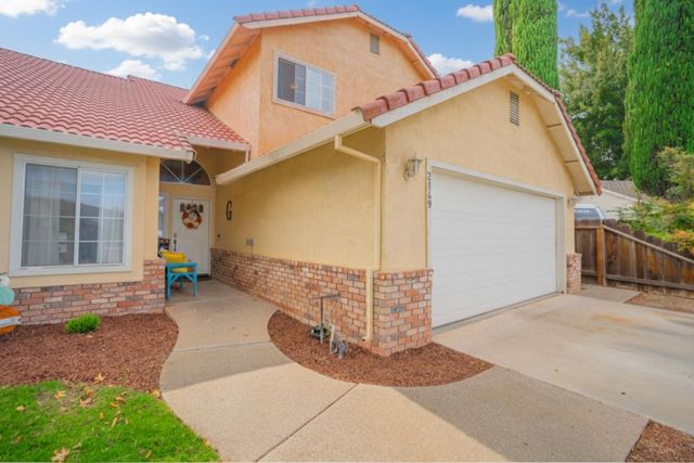 2149 McKinley Ct, Los Banos, CA 93635