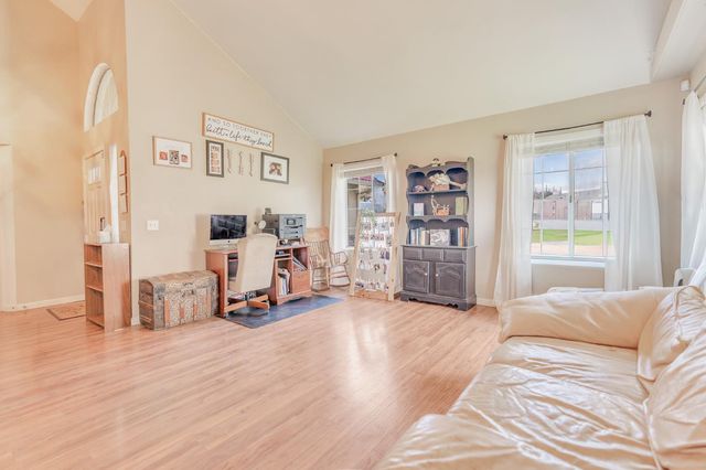 2149 McKinley Ct, Los Banos, CA 93635