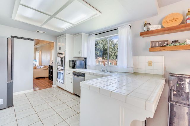 2149 McKinley Ct, Los Banos, CA 93635