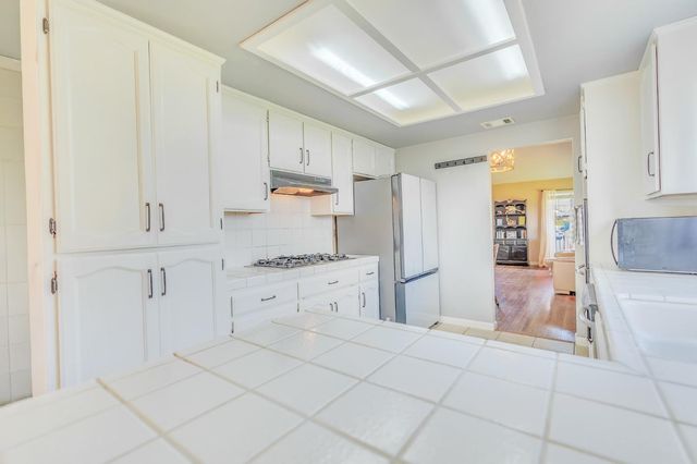 2149 McKinley Ct, Los Banos, CA 93635