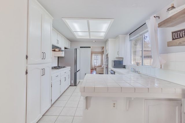 2149 McKinley Ct, Los Banos, CA 93635