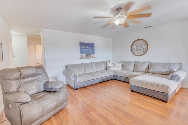 2149 McKinley Ct, Los Banos, CA 93635