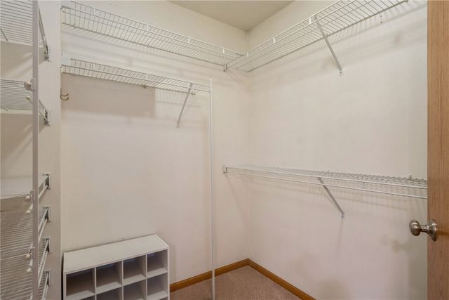 385 W 34th Avenue, Marion, IA 52302