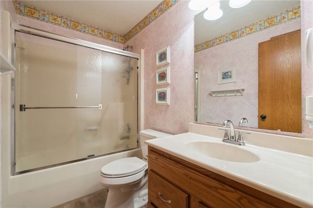 385 W 34th Avenue, Marion, IA 52302