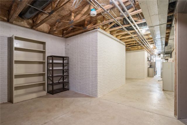 385 W 34th Avenue, Marion, IA 52302