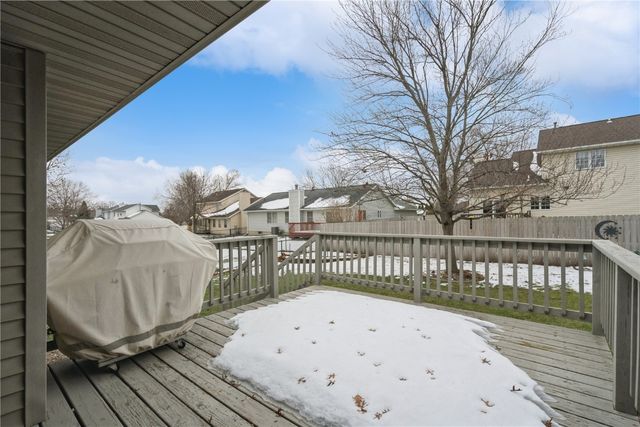 385 W 34th Avenue, Marion, IA 52302