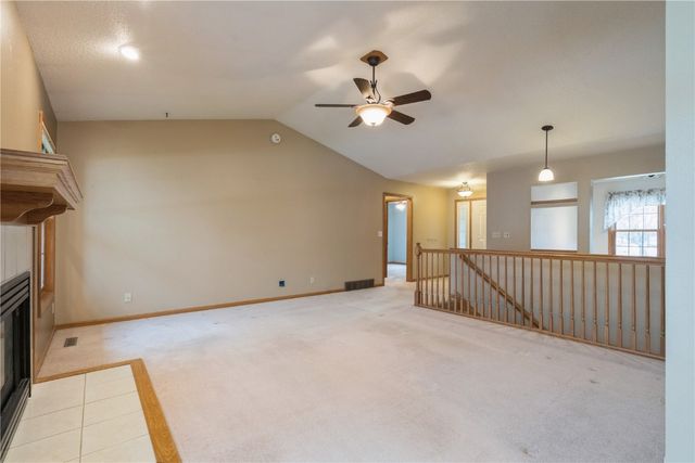 385 W 34th Avenue, Marion, IA 52302