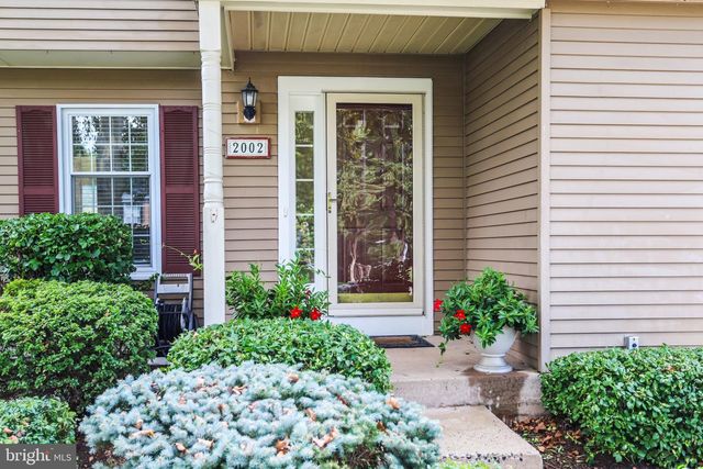 2002 JONATHAN DR, Sterling, VA 20164