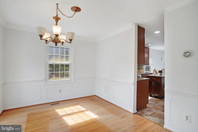 2002 JONATHAN DR, Sterling, VA 20164